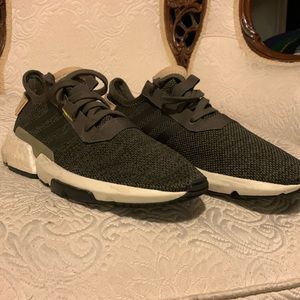 Adidas men’s sneakers 10.5 worn once.